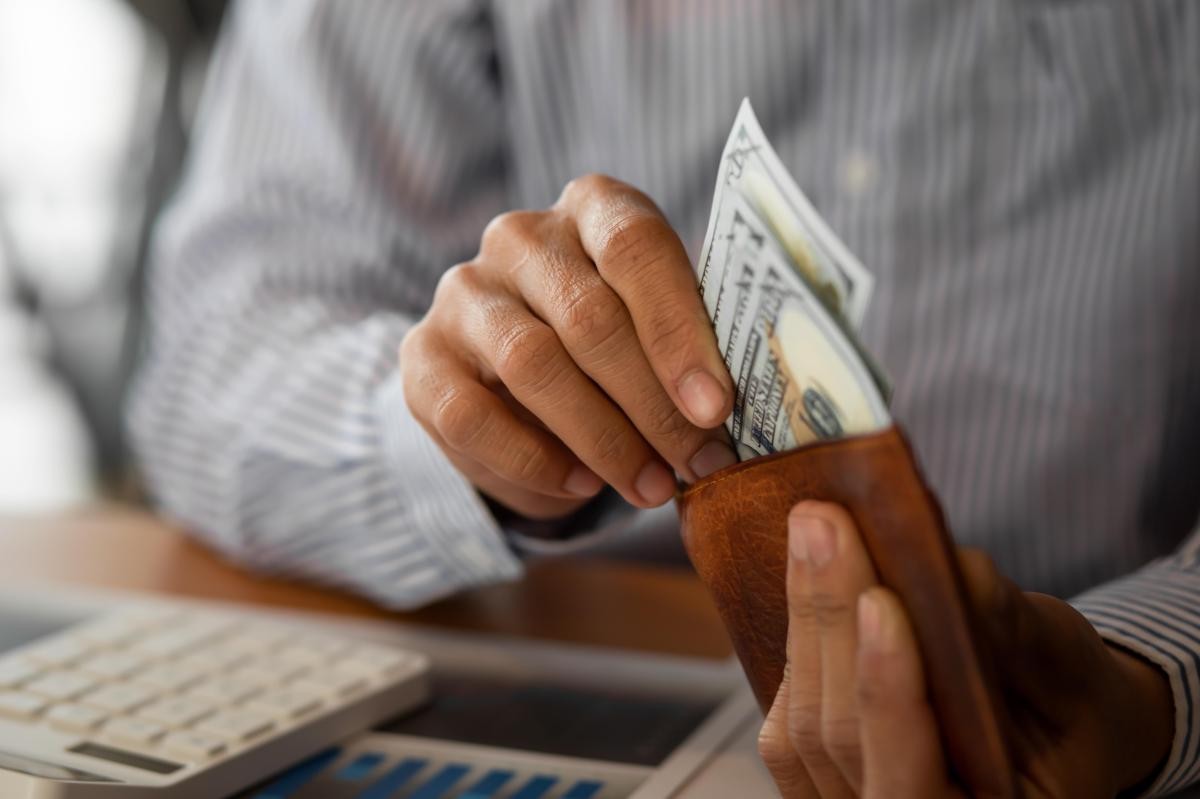 Dear Abby: Unpaid Friend Loans and Grief Without a Deadline